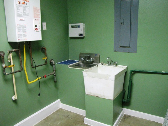 machanics room