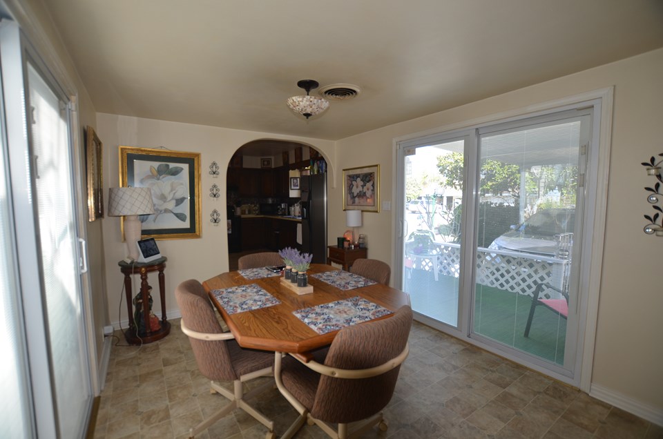 breakfast/dining room