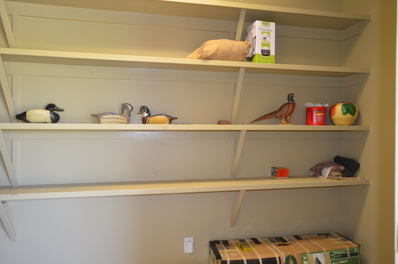 air conditioned room in the garage. could be turned into a bathroom